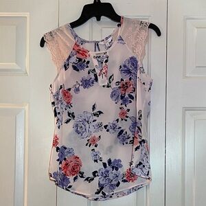 Candie's XS Floral Lace Cap-Sleeve Top
